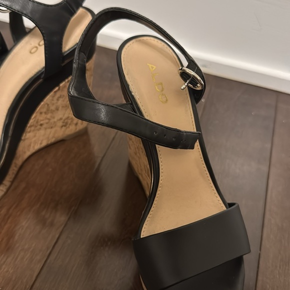 high heels - Picture 2 of 2
